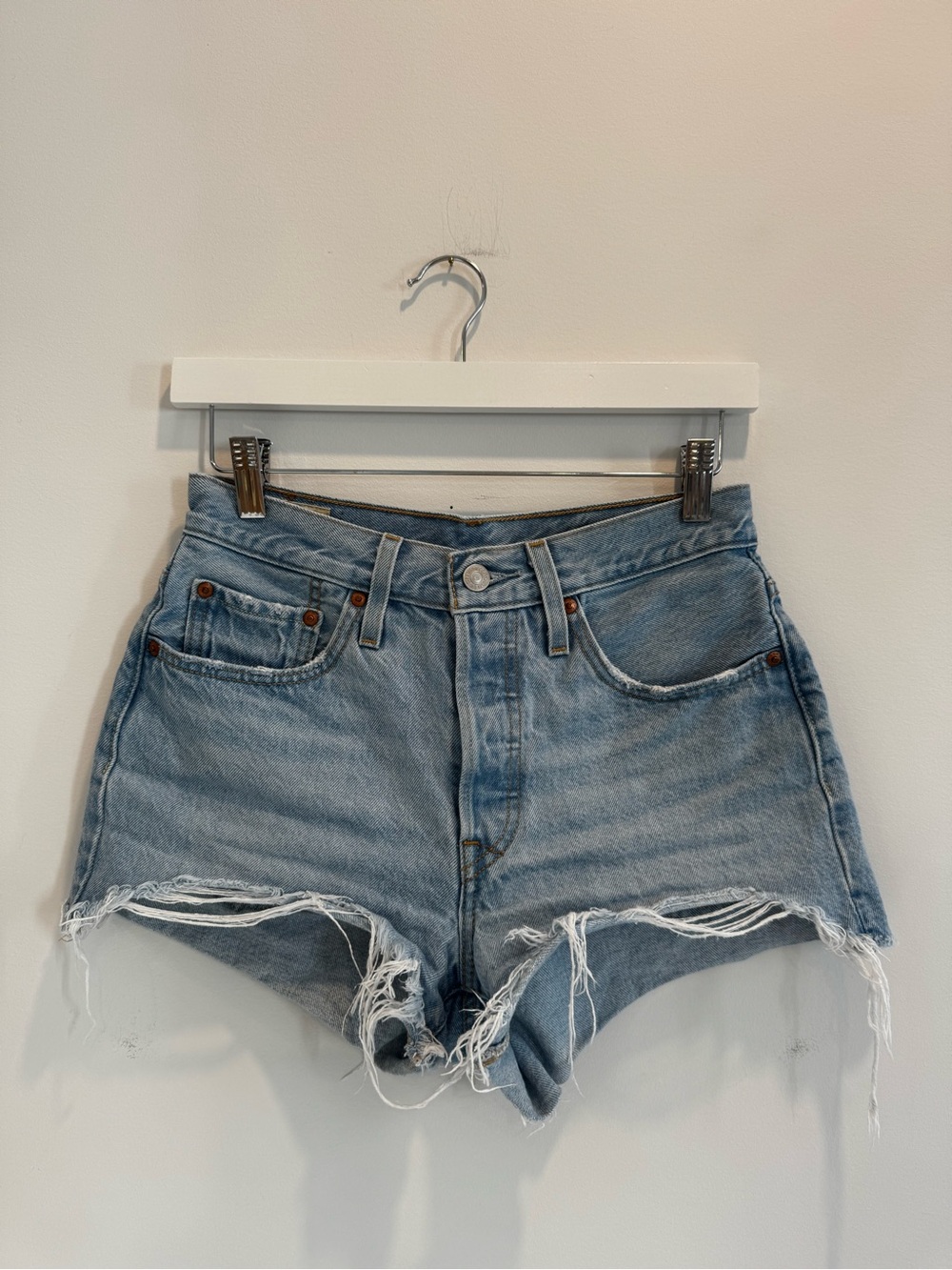 Aritzia Levi’s High-Rise Denim Shorts - Light Blue